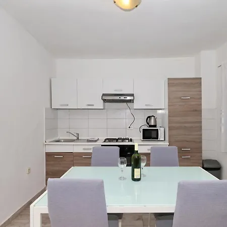 Апартаменти Mirela